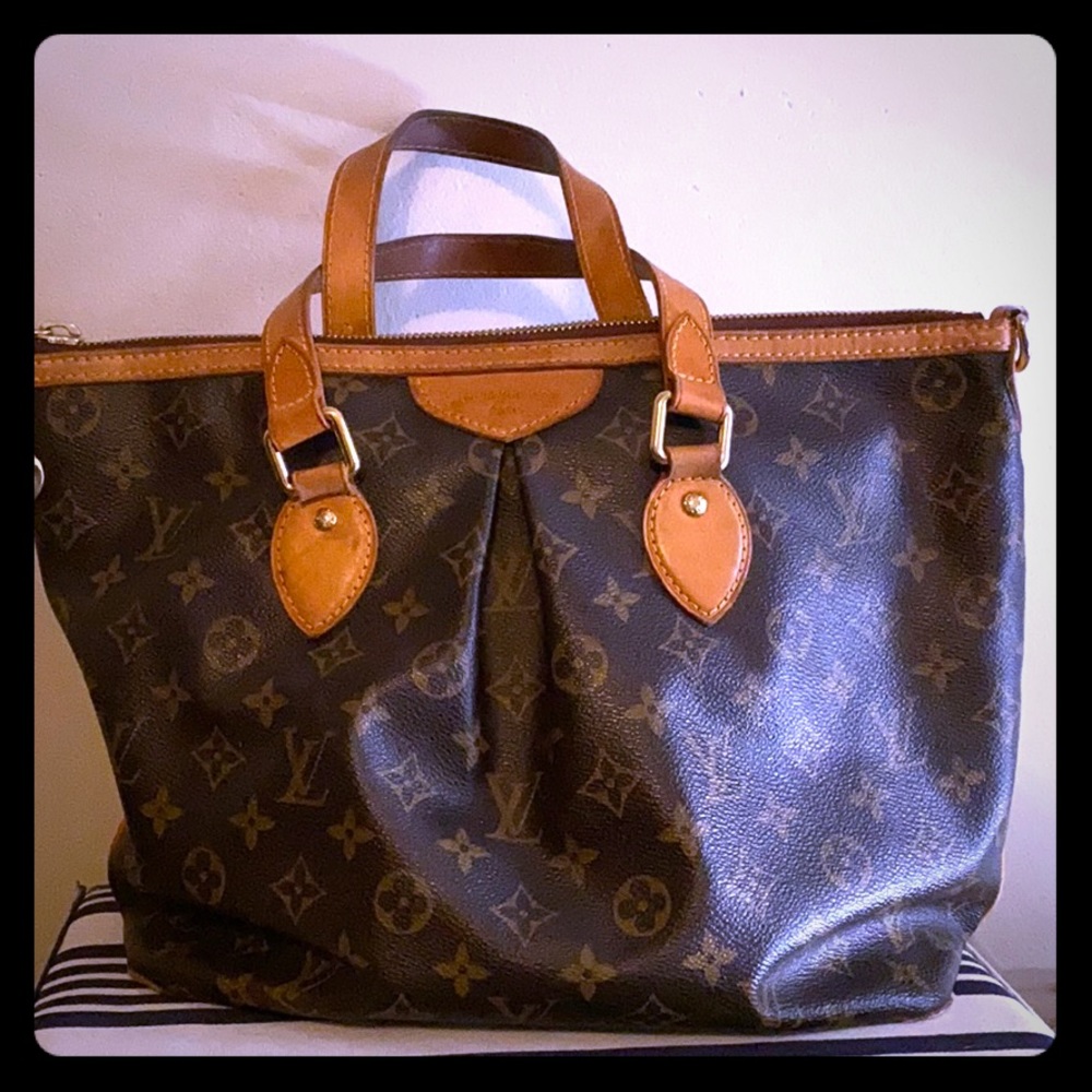 Louis Vuitton purse